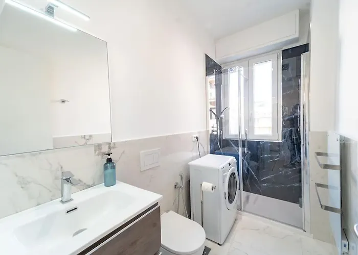 Elegante E Moderno Appartamento-colin Sanremo